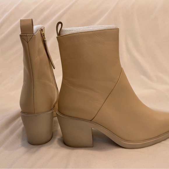 Seychelles Shining Star Cream Leather Pointed Toe Block Heel Bootie Size 9 - Picture 8 of 8